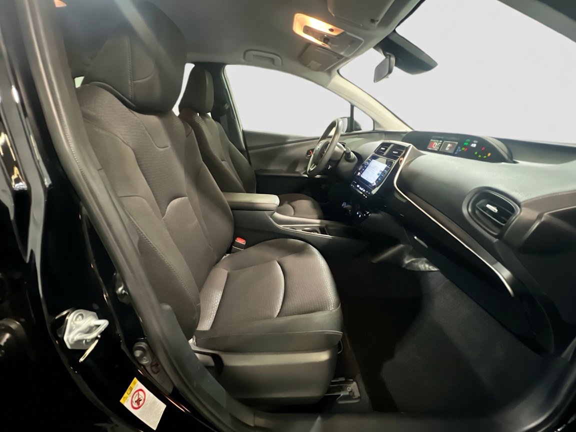 Used 2022 Toyota Prius LE FWD image 19
