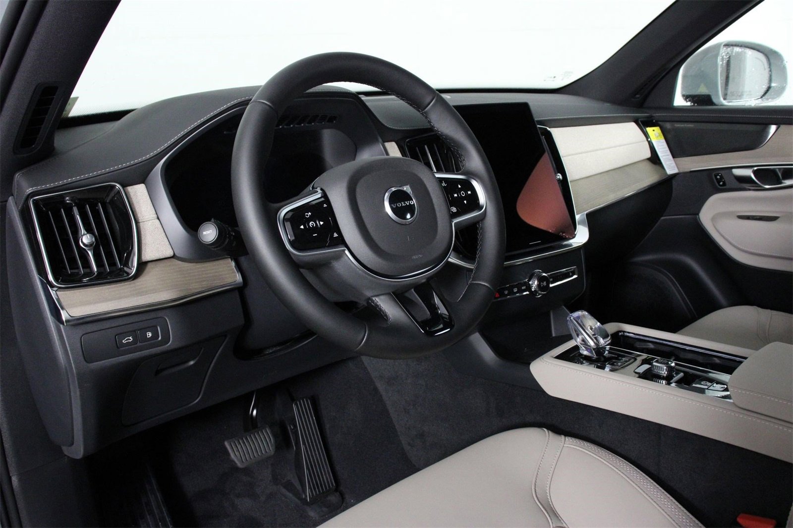 New 2026 Volvo XC90 T8 Plus image 8