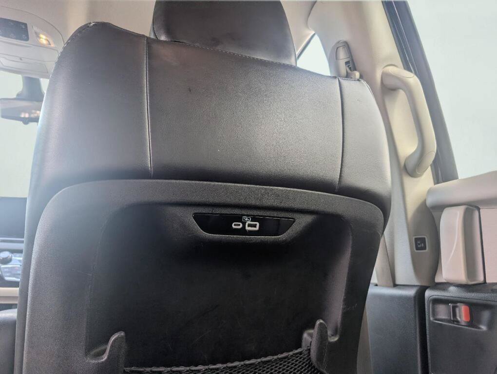 Used 2023 Chrysler Pacifica Touring-L FWD image 12