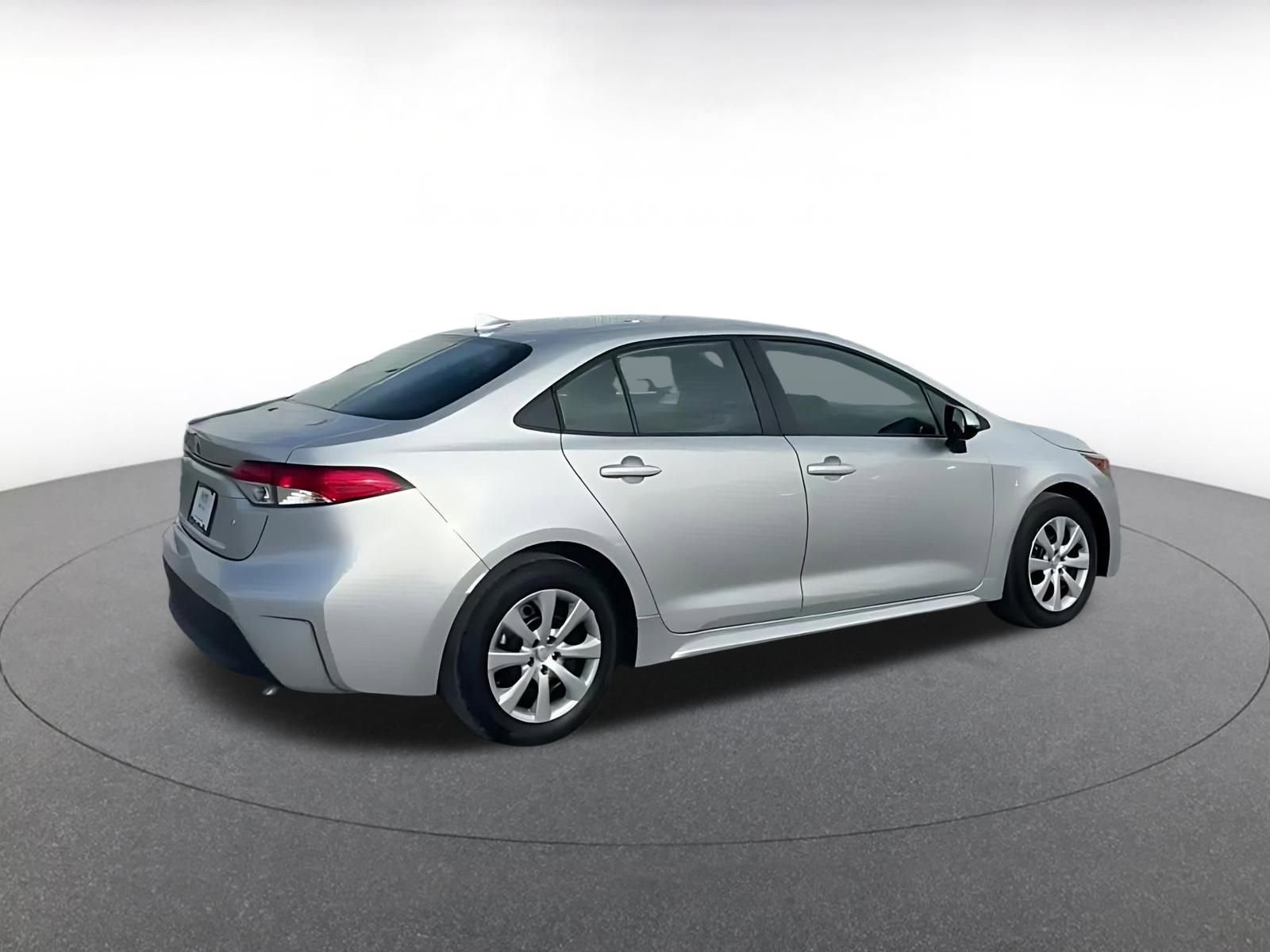 Used 2025 Toyota Corolla LE image 14