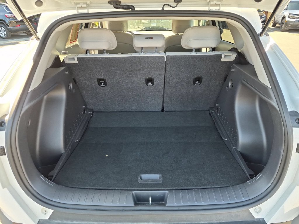 Used 2025 Hyundai Kona SEL FWD image 29