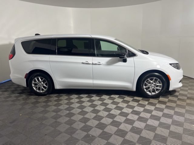 New 2026 Chrysler Voyager LX FWD image 32
