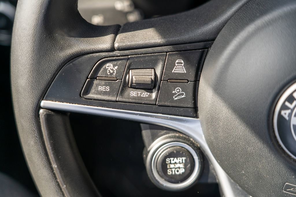 Used 2018 Alfa Romeo Stelvio AWD image 27