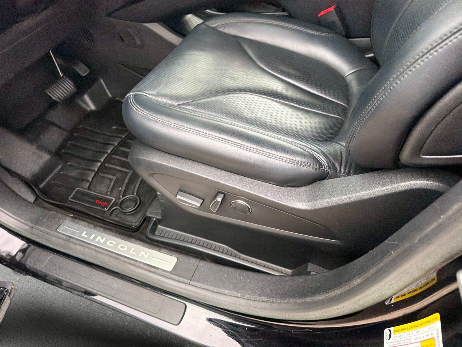 Used 2018 Lincoln MKX Reserve FWD image 22