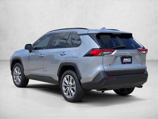Used 2022 Toyota RAV4 XLE Premium FWD image 7