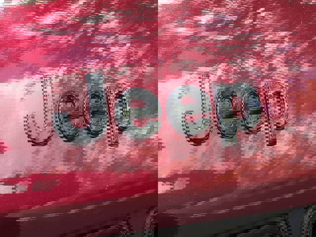 Certified 2023 Jeep Grand Cherokee Limited w/ Luxury Tech Group II image 12