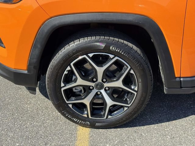 Used 2026 Jeep Compass Limited AWD/4WD image 16