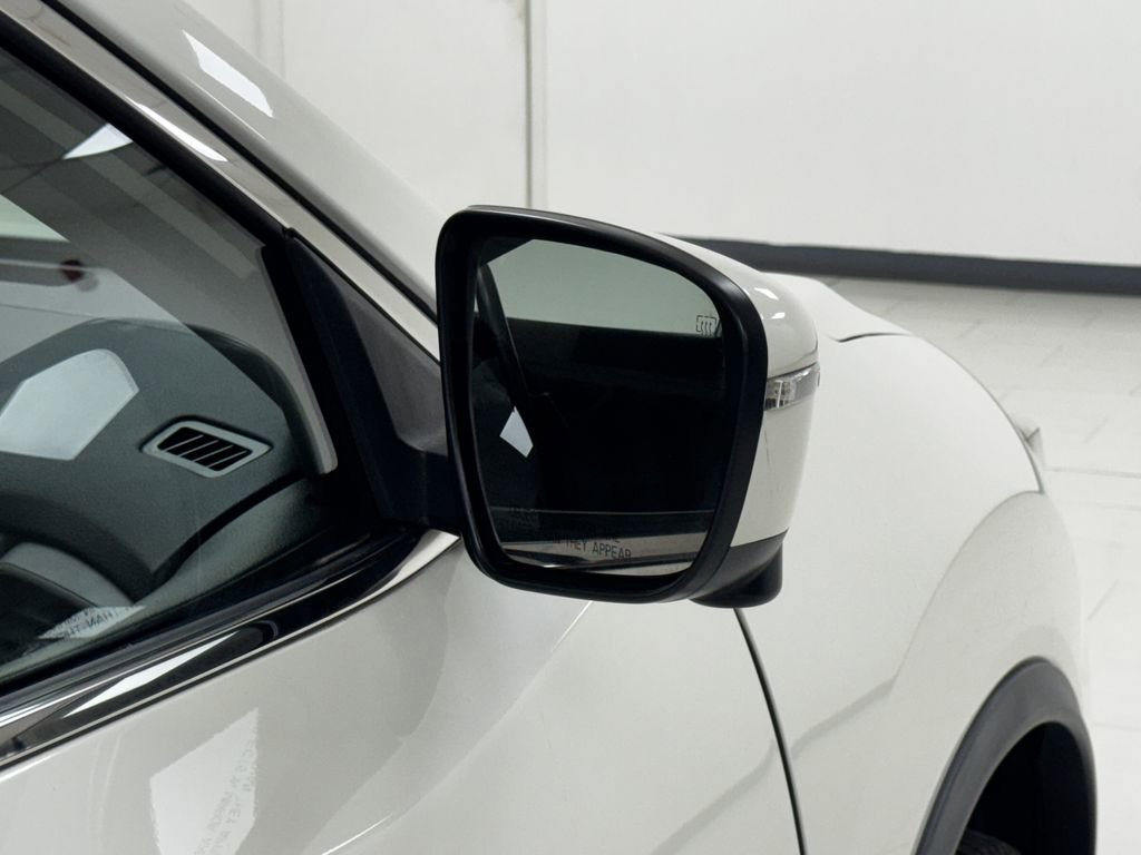 Used 2018 Nissan Rogue SL w/ Premium Package image 35