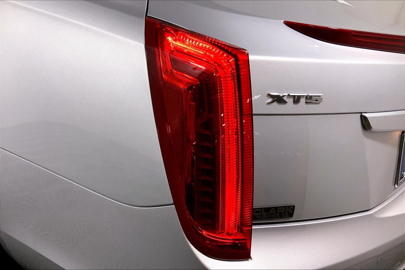 Used 2016 Cadillac XTS Luxury w/ Driver Awareness Package FWD image 27