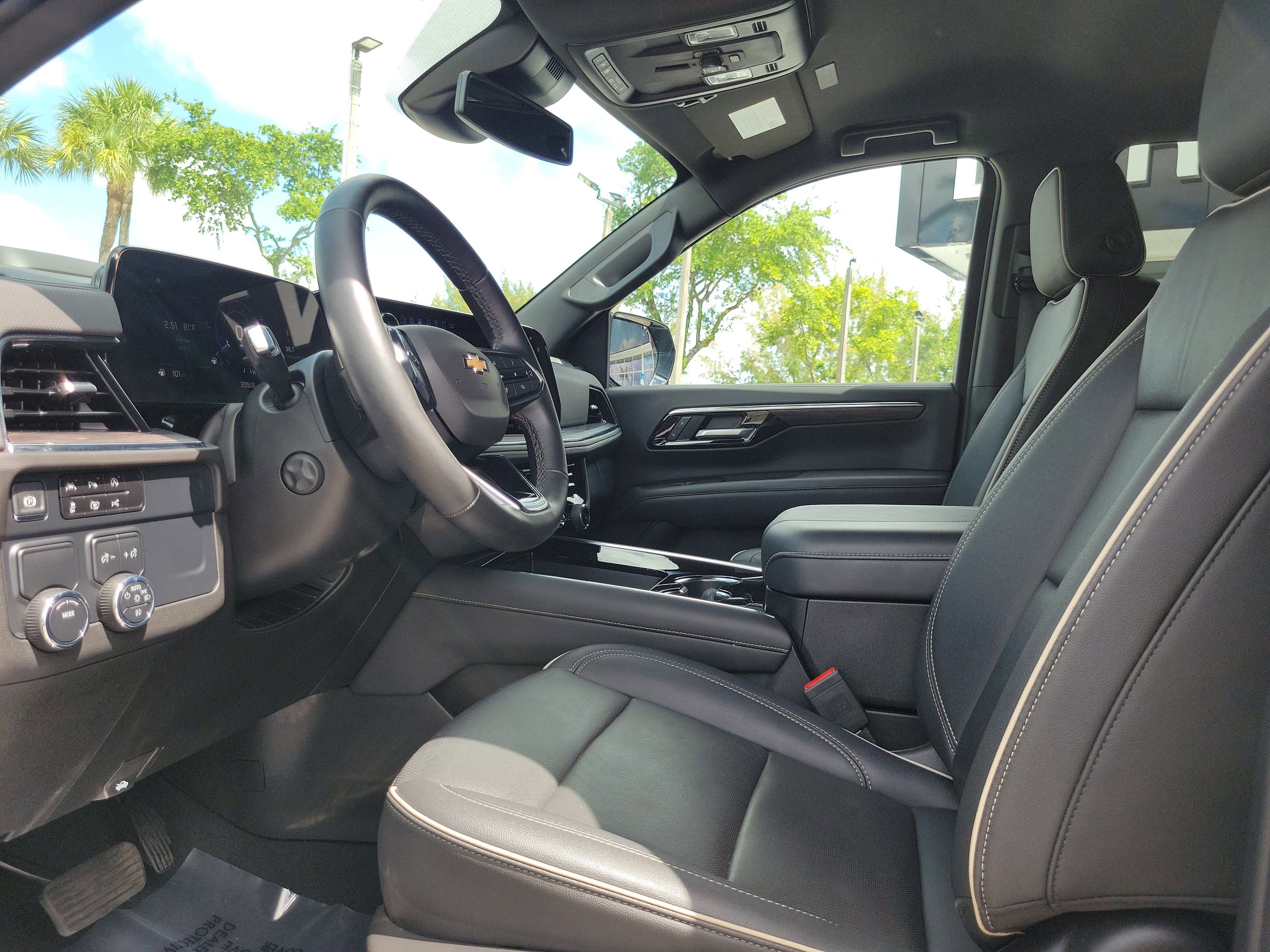 Used 2025 Chevrolet Tahoe Premier RWD image 12