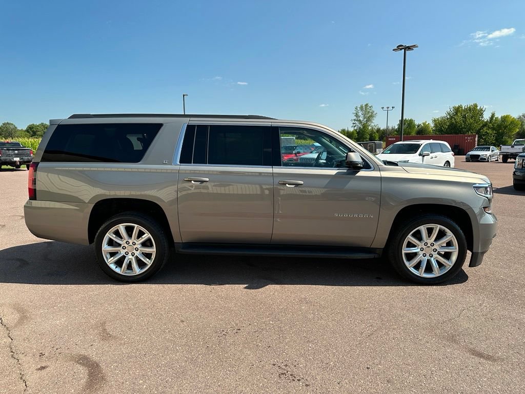 Used 2018 Chevrolet Suburban LT AWD/4WD image 36