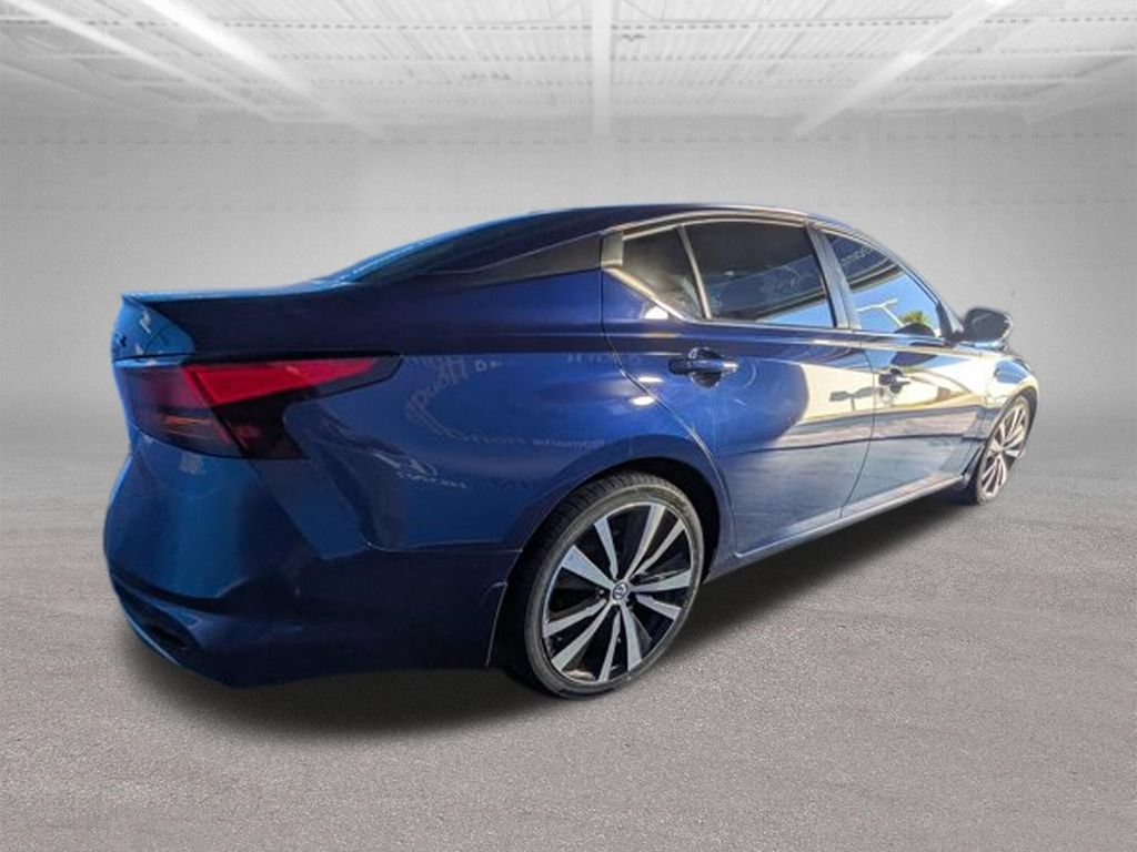 Used 2020 Nissan Altima 2.5 SR w/ Premium Package FWD image 4