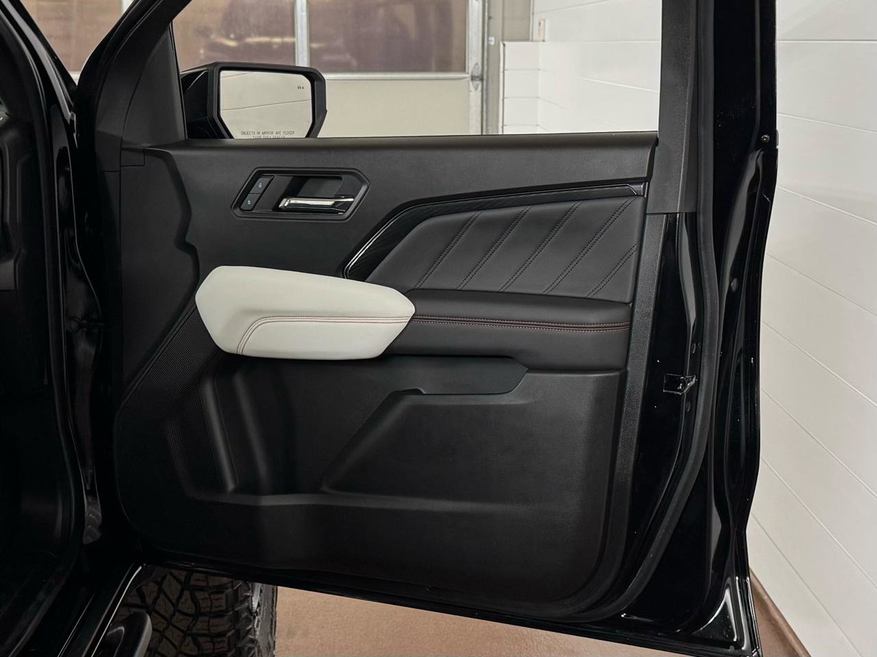 Used 2024 GMC Canyon AT4X w/ AT4X AEV Edition image 43