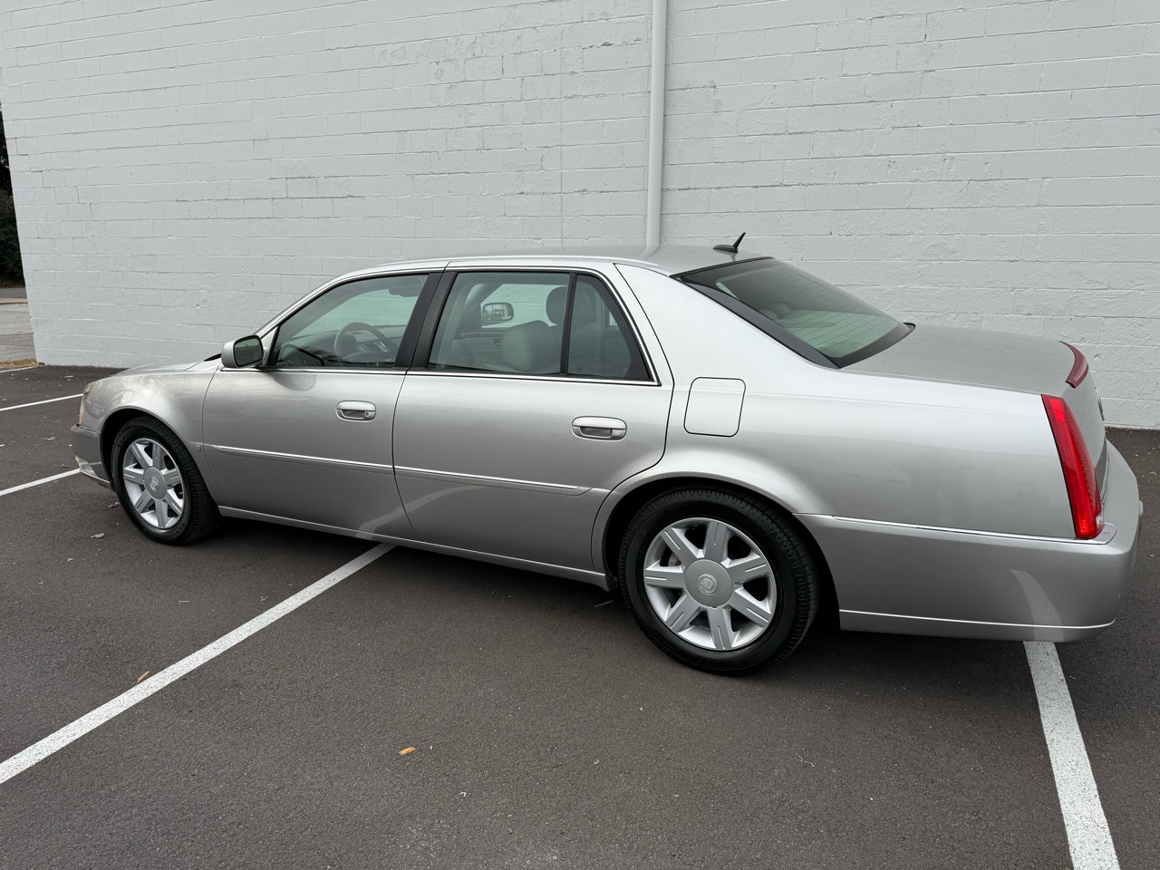 Used 2006 Cadillac DTS image 20