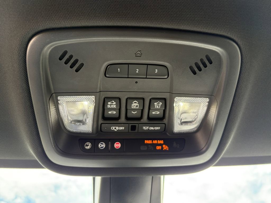Used 2023 Chevrolet Traverse RS AWD/4WD image 34