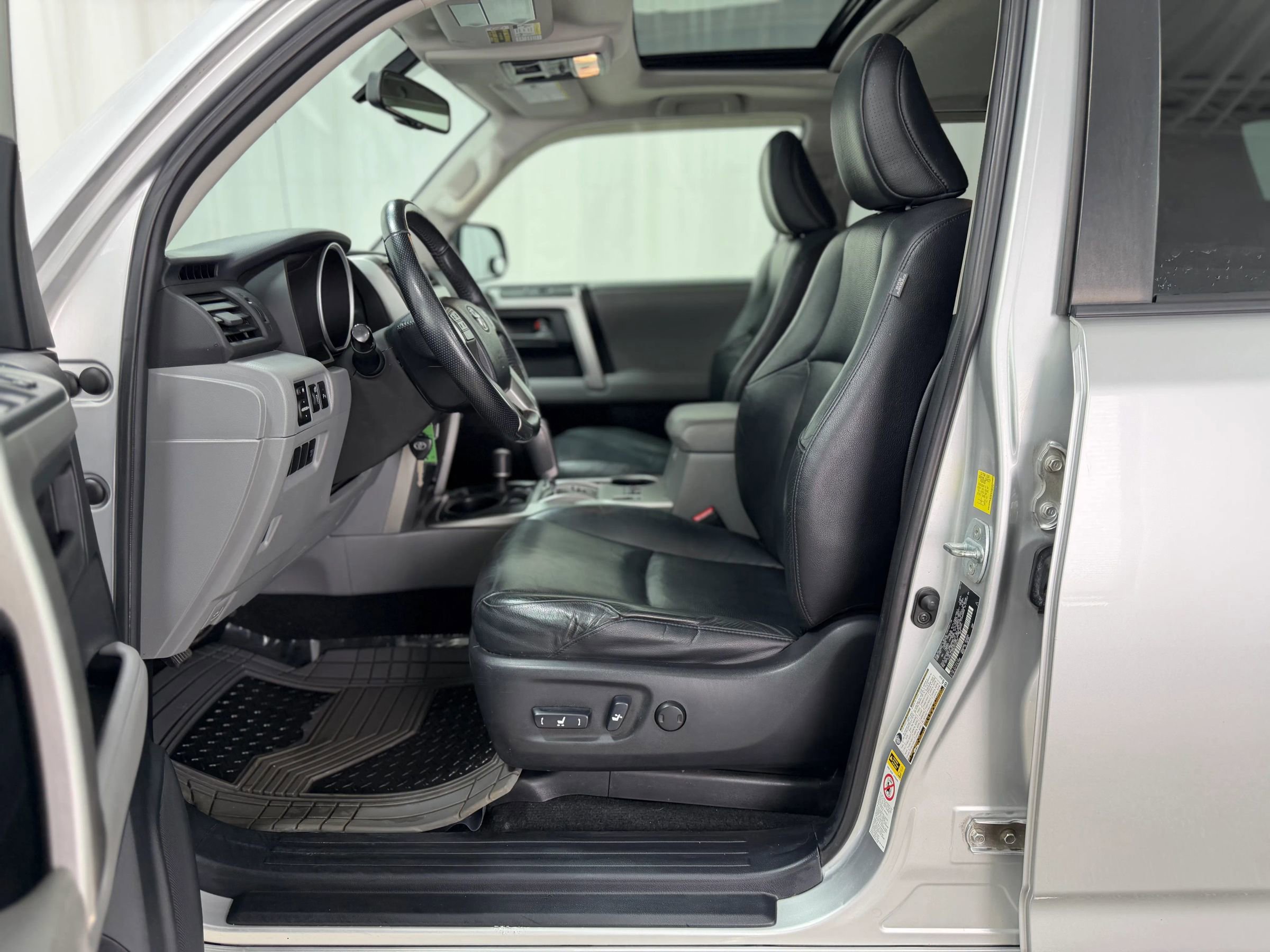 Used 2010 Toyota 4Runner SR5 image 13