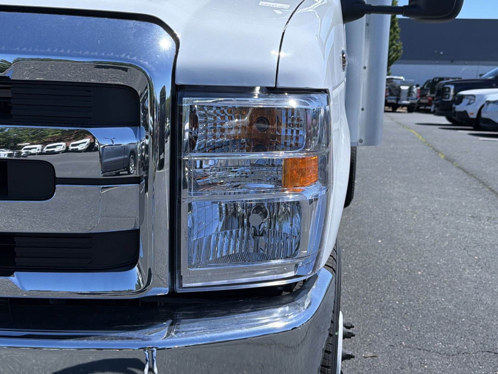 New 2027 Ford E-450 and Econoline 450 Super Duty w/ Power Equipment Group RWD image 14