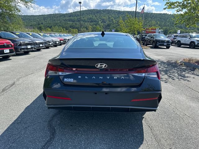 New 2026 Hyundai Elantra SEL Sport FWD image 4