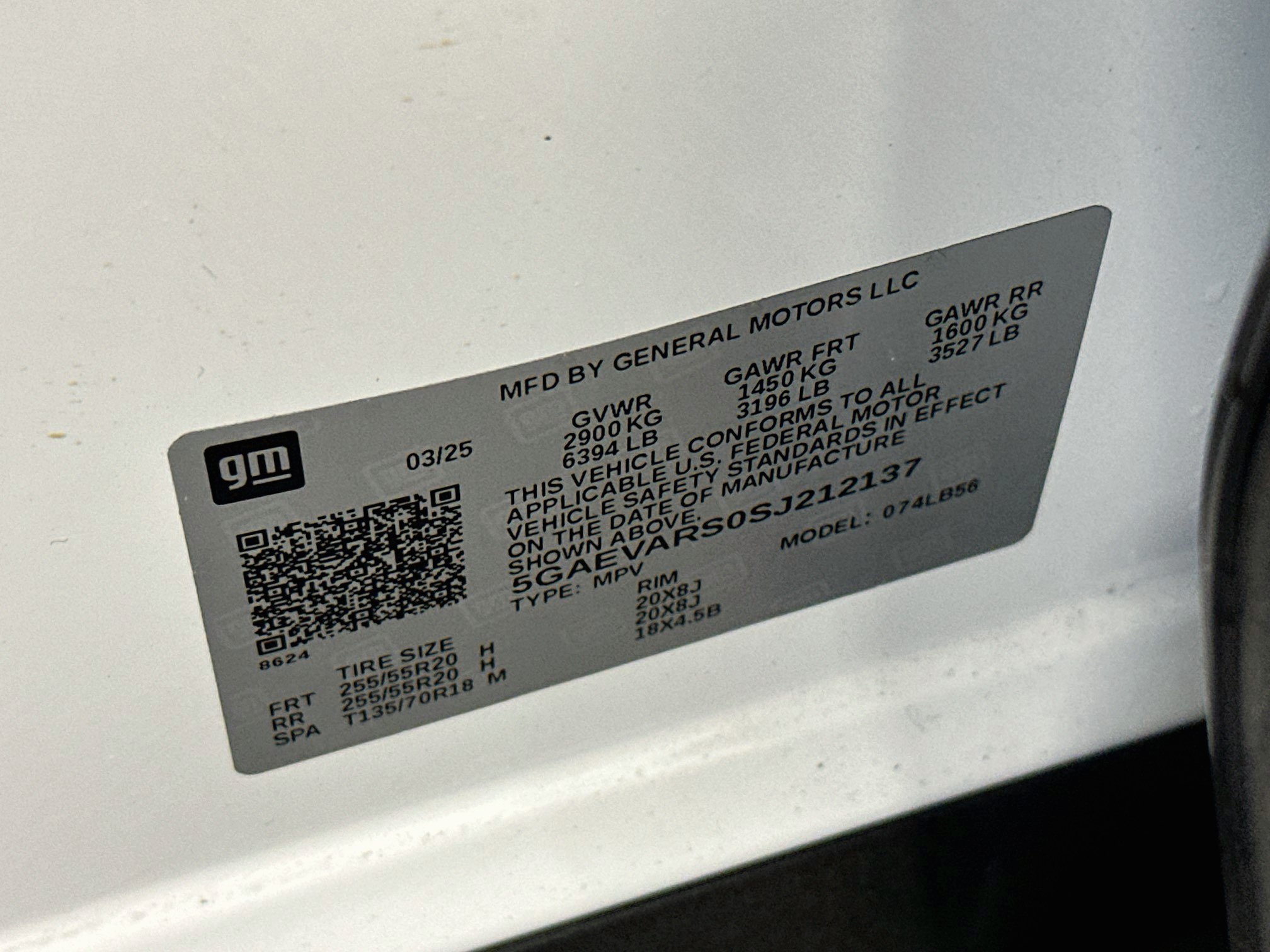 Used 2025 Buick Enclave Preferred AWD/4WD image 12