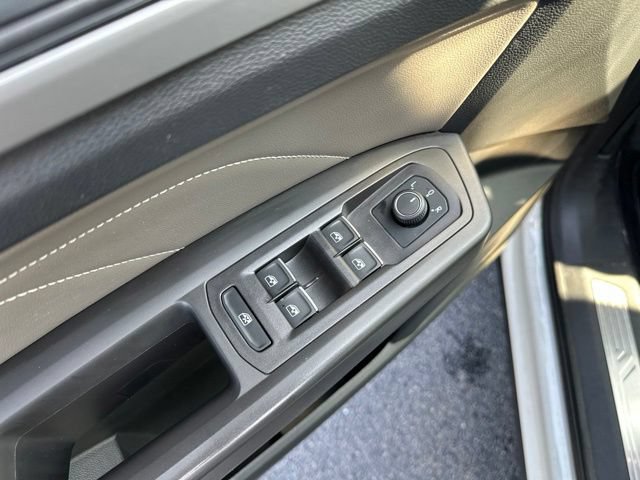 Used 2023 Volkswagen Atlas Cross Sport SE FWD image 19