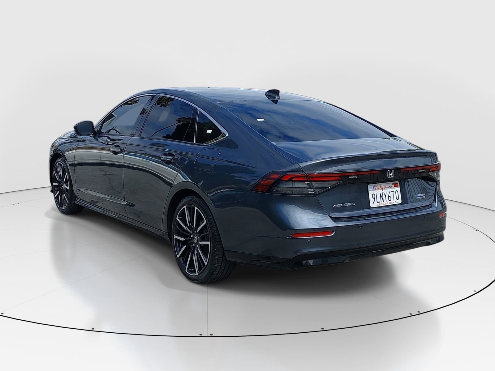 Used 2024 Honda Accord Touring image 5