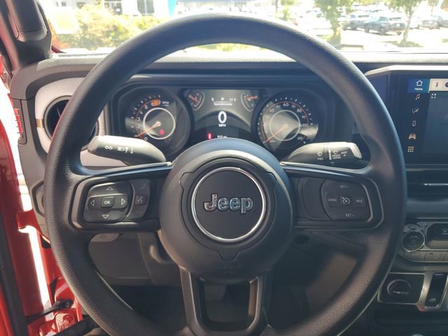 Used 2025 Jeep Wrangler Sport image 17