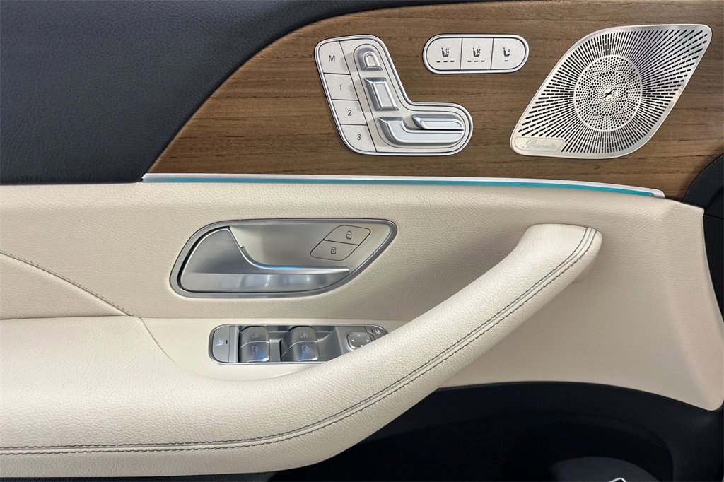 Certified 2023 Mercedes-Benz GLS 450 4MATIC image 11