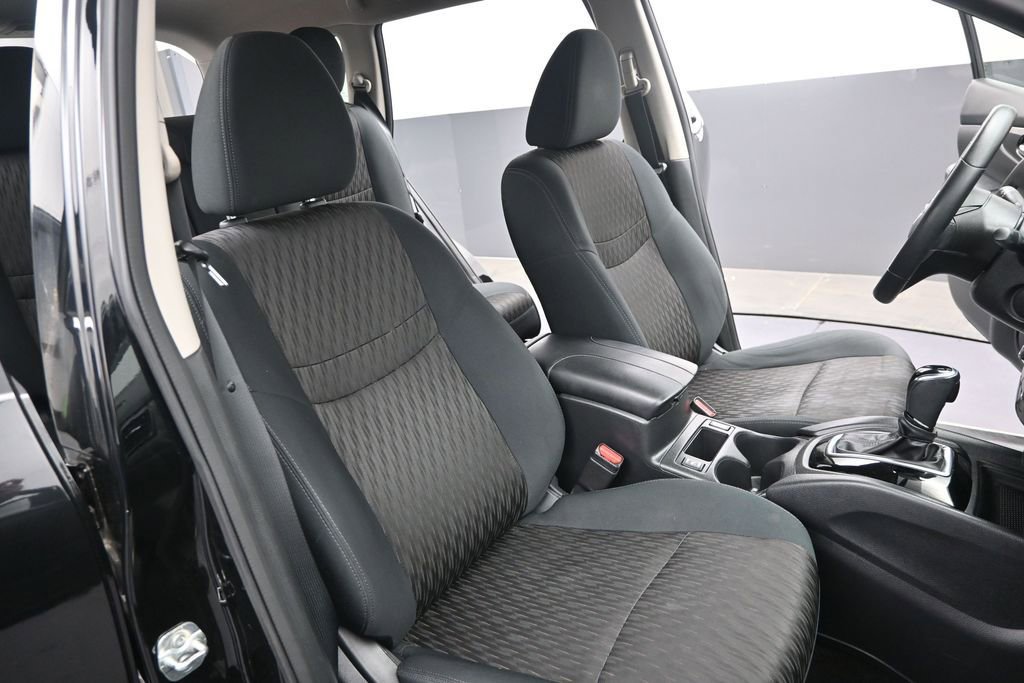 Used 2018 Nissan Rogue SV AWD/4WD image 25