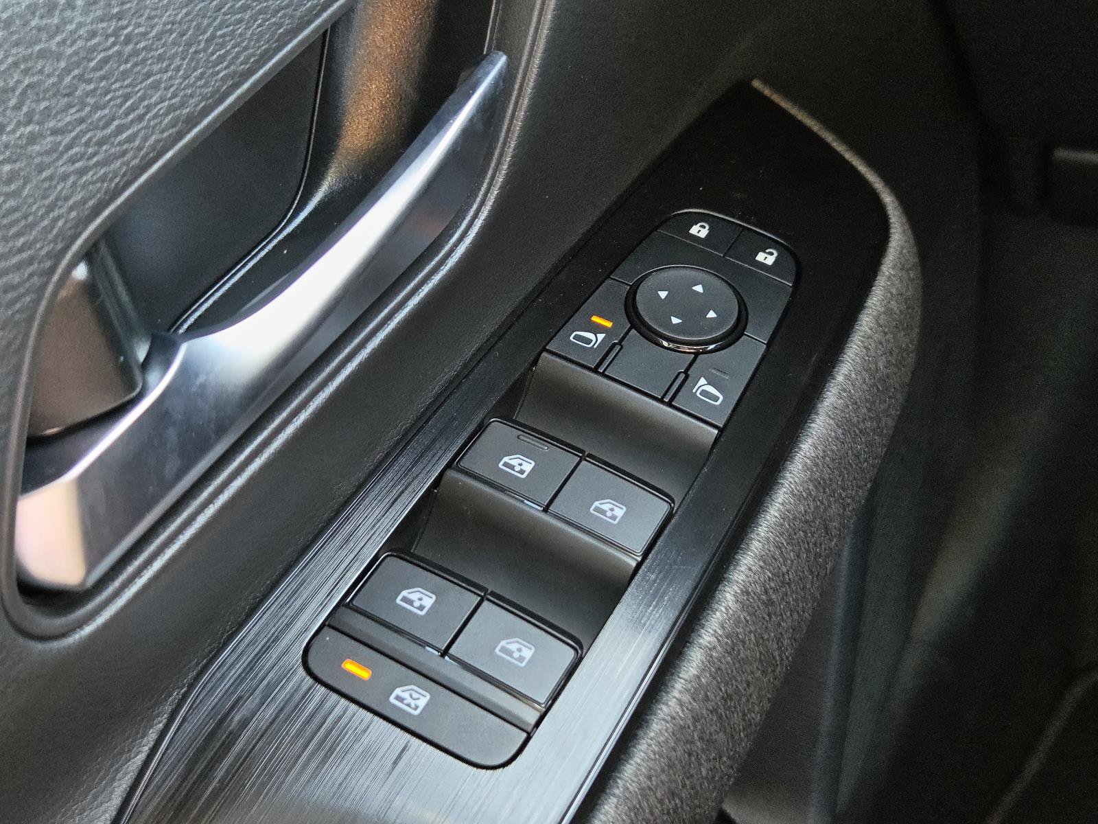 New 2027 Nissan Kicks SV w/ Cold Weather Package FWD image 15