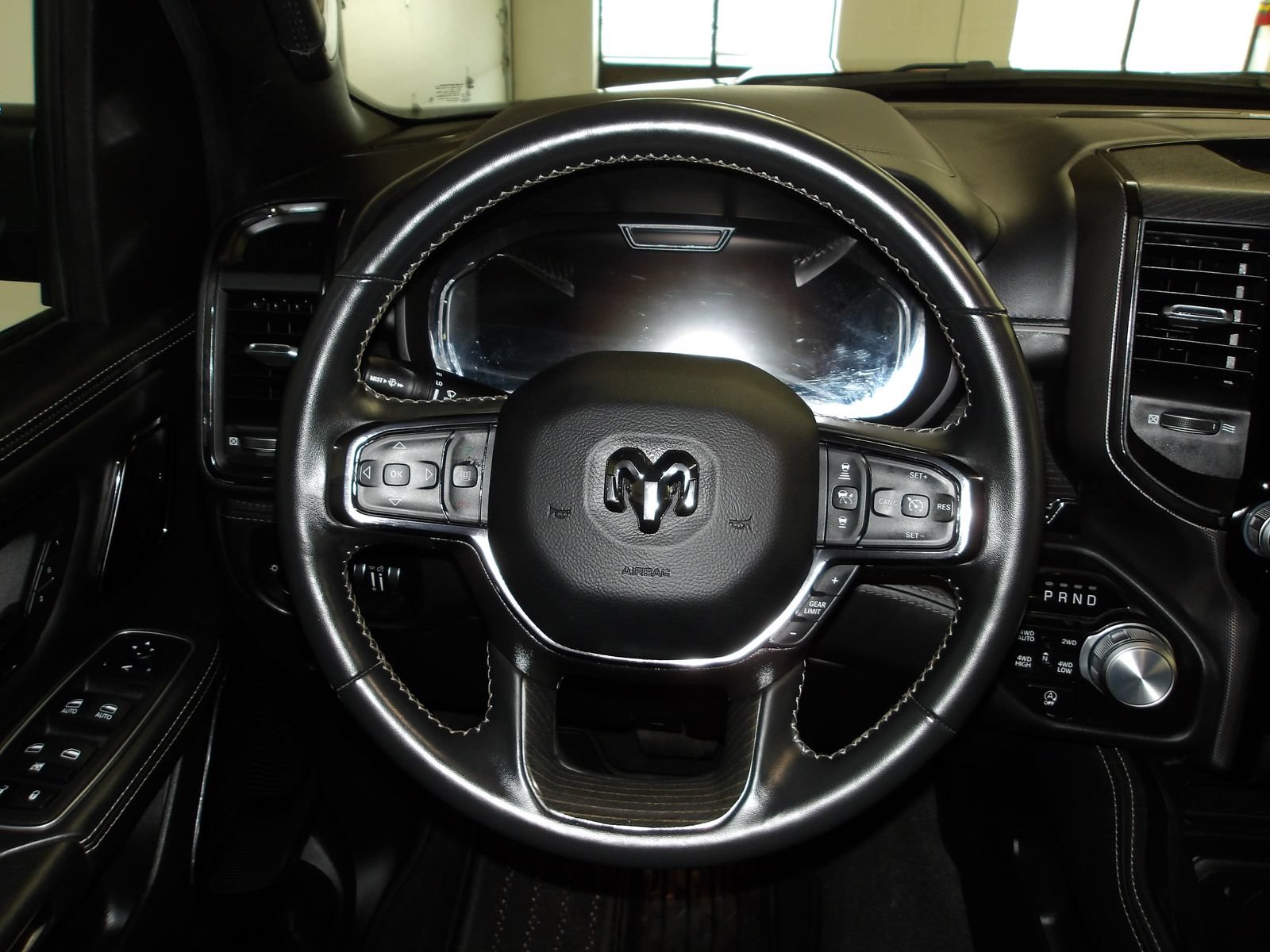 Used 2023 RAM 1500 Limited AWD/4WD image 12