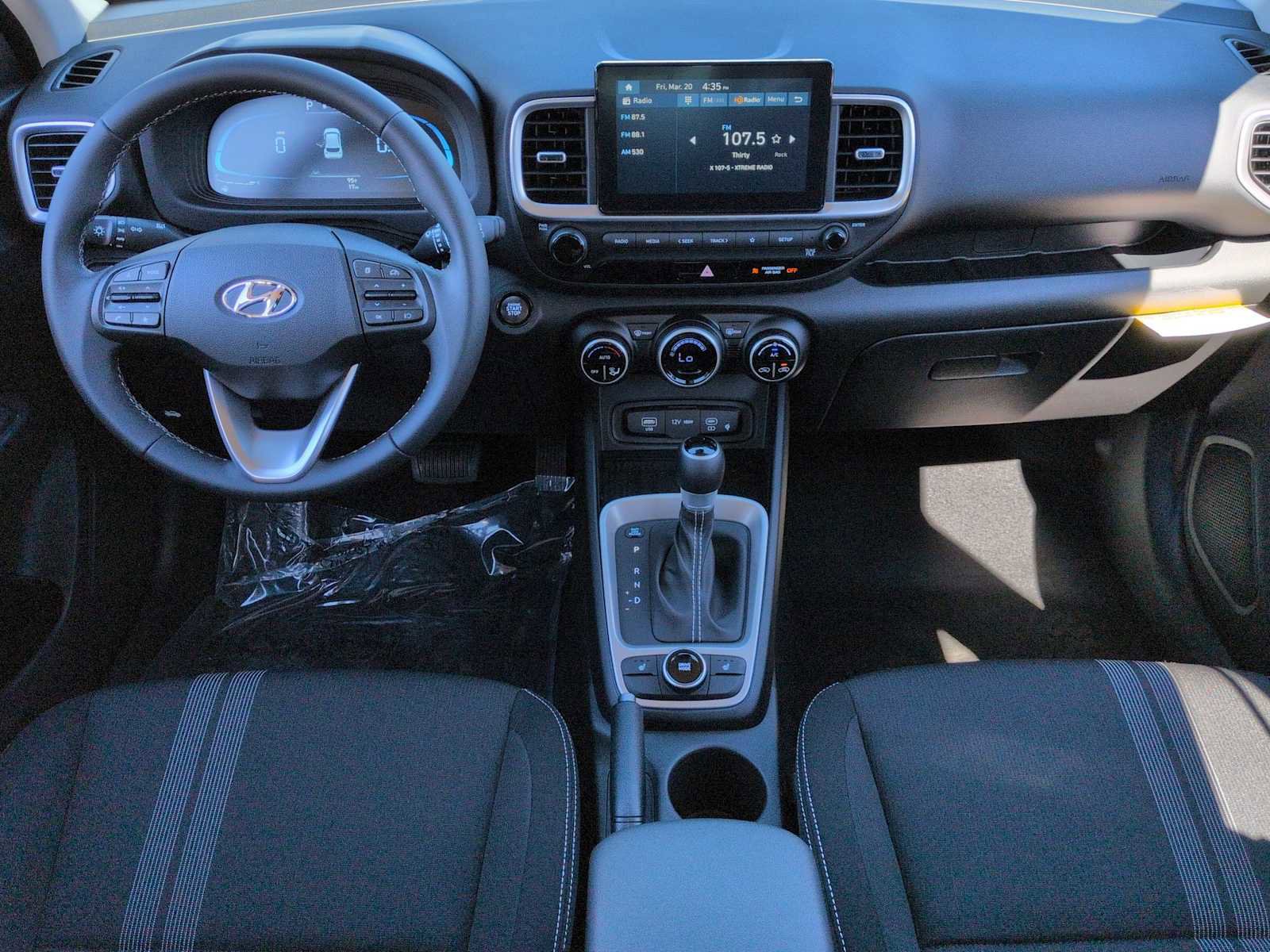 Certified 2026 Hyundai Venue SEL image 15