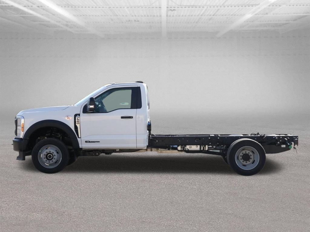 New 2025 Ford F550 4x4 Regular Cab Super Duty image 5