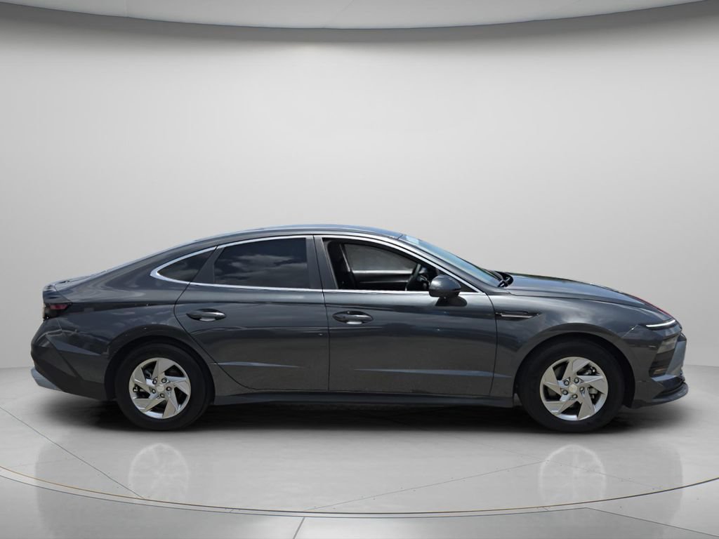 Certified 2025 Hyundai Sonata SE FWD image 4