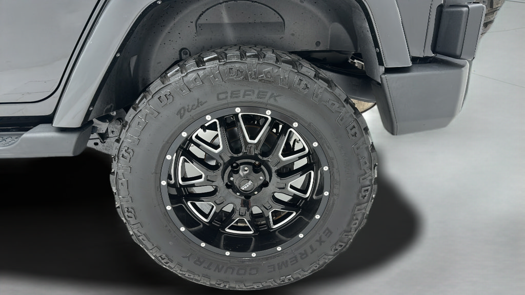 Used 2013 Jeep Wrangler Unlimited Sahara AWD/4WD image 8