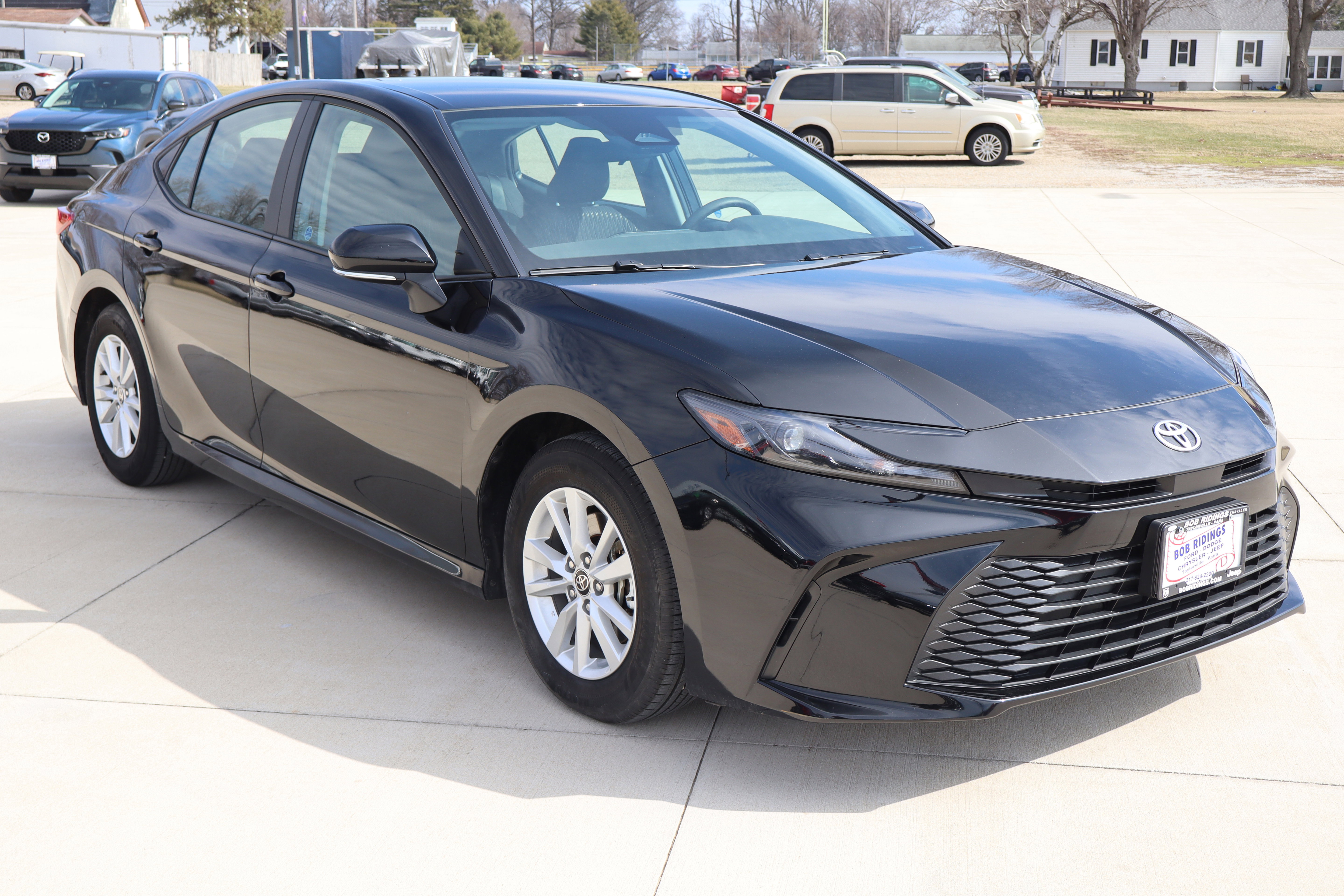 Used 2025 Toyota Camry LE image 4