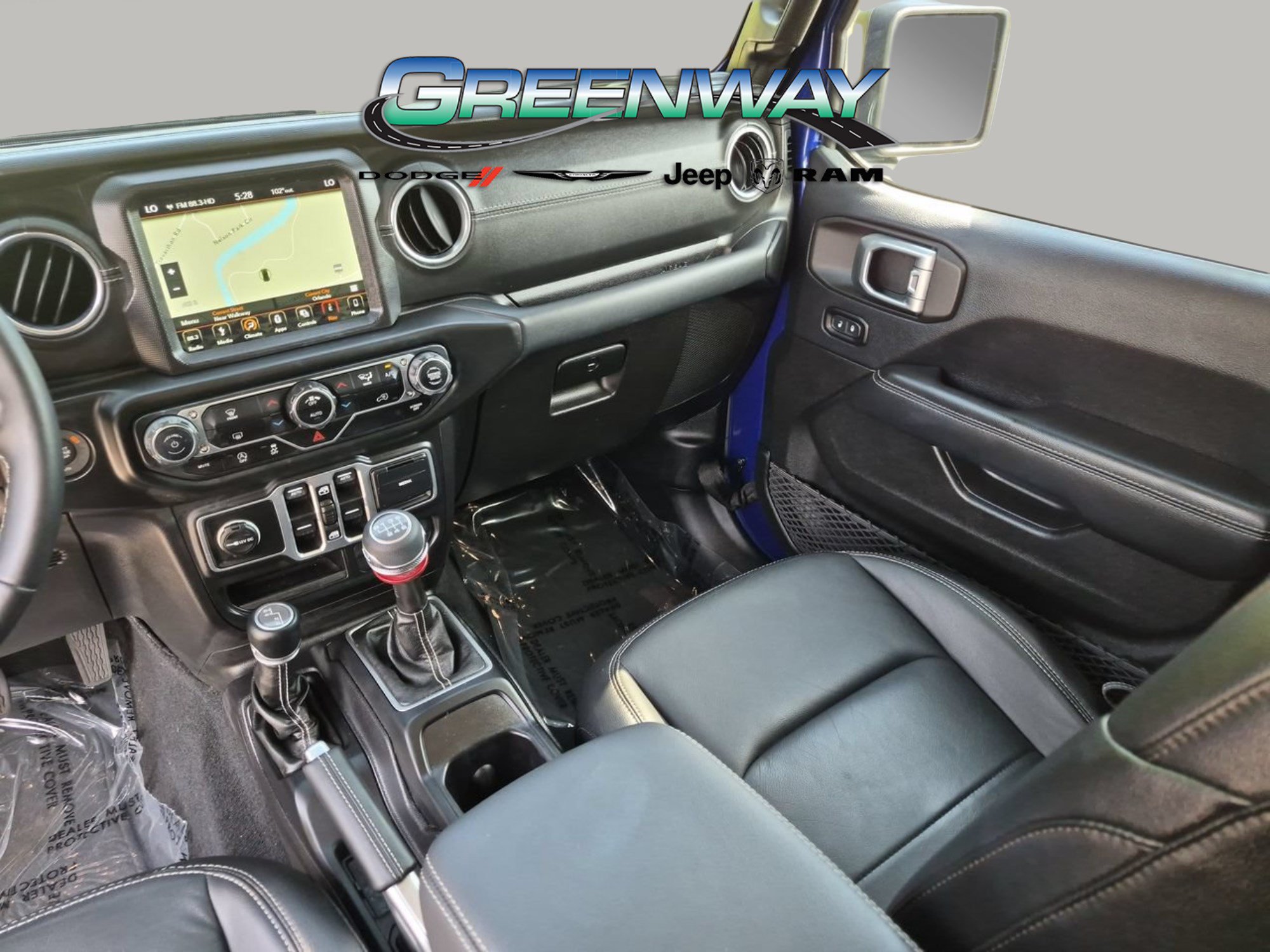 Used 2018 Jeep Wrangler Unlimited Sahara AWD/4WD image 11