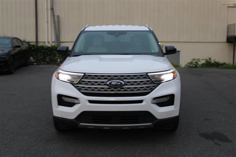 Used 2023 Ford Explorer Limited AWD/4WD image 3