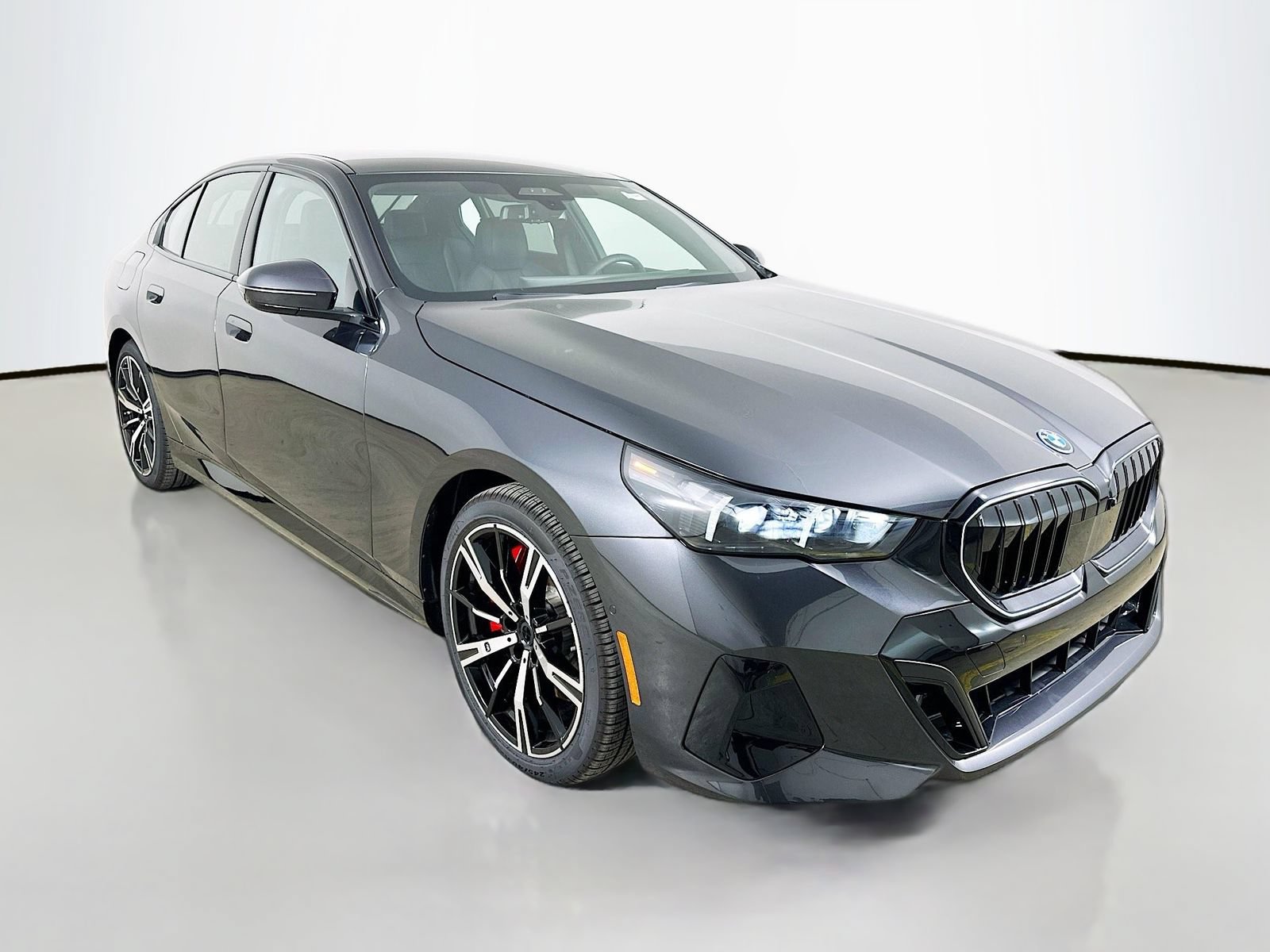 New 2026 BMW 550e xDrive w/ Executive Package AWD/4WD image 3
