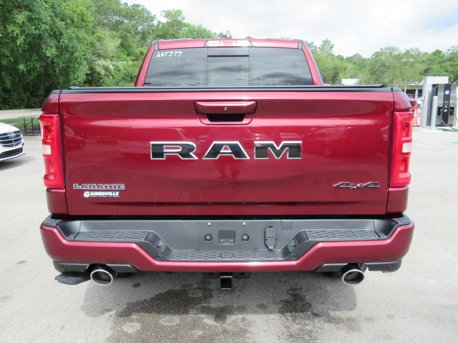 Used 2025 RAM 1500 Laramie w/ Sport Appearance Package AWD/4WD image 6