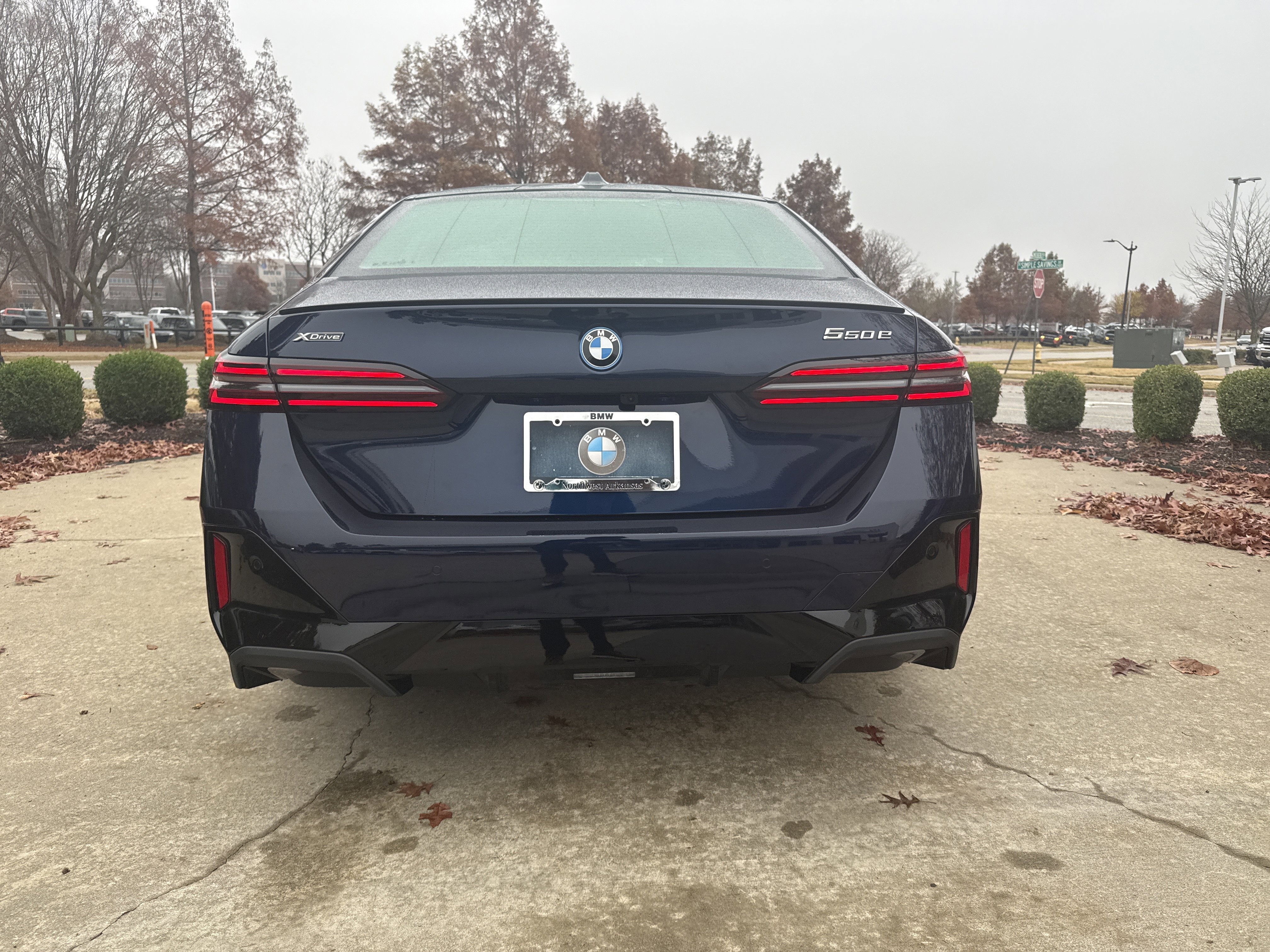 New 2026 BMW 550e xDrive image 4