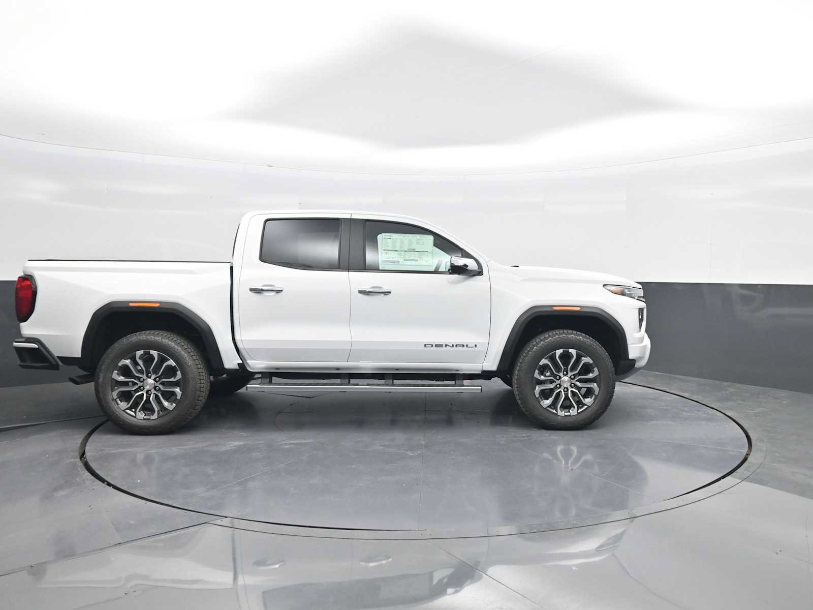 New 2026 GMC Canyon Denali AWD/4WD image 9
