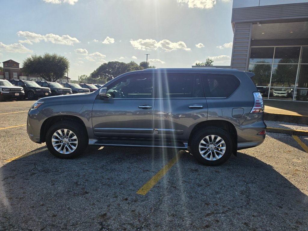 Used 2017 Lexus GX 460 Premium w/ Premium Package AWD/4WD image 8