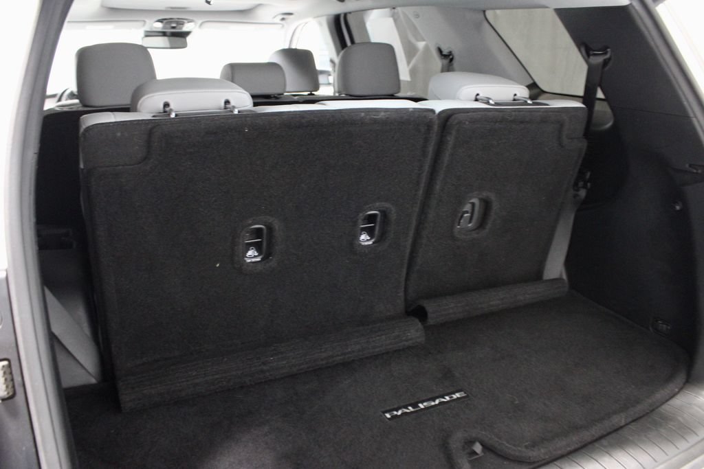 Used 2022 Hyundai Palisade SEL w/ 8P Bench Seat Package AWD/4WD image 16