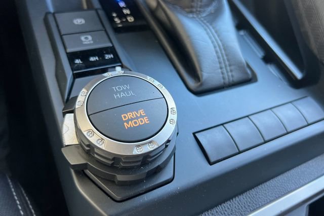 Used 2025 Toyota Tacoma TRD Sport AWD/4WD image 38