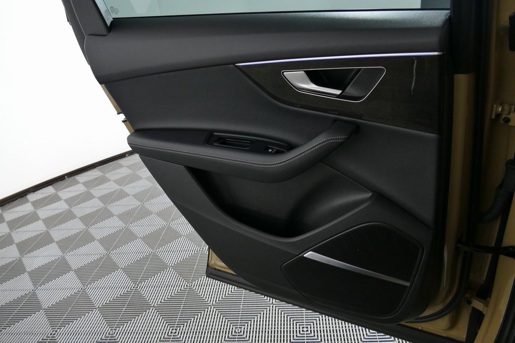 Used 2025 Audi Q7 3.0T Premium Plus image 28