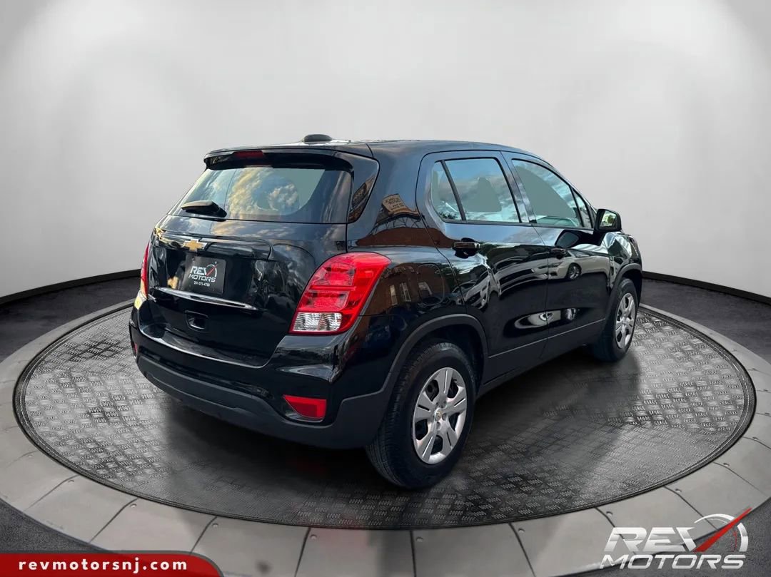 Used 2017 Chevrolet Trax LS FWD image 5