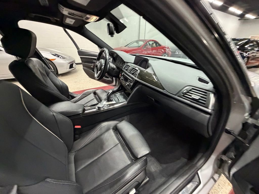 Used 2017 BMW 340i xDrive Sedan AWD/4WD image 38