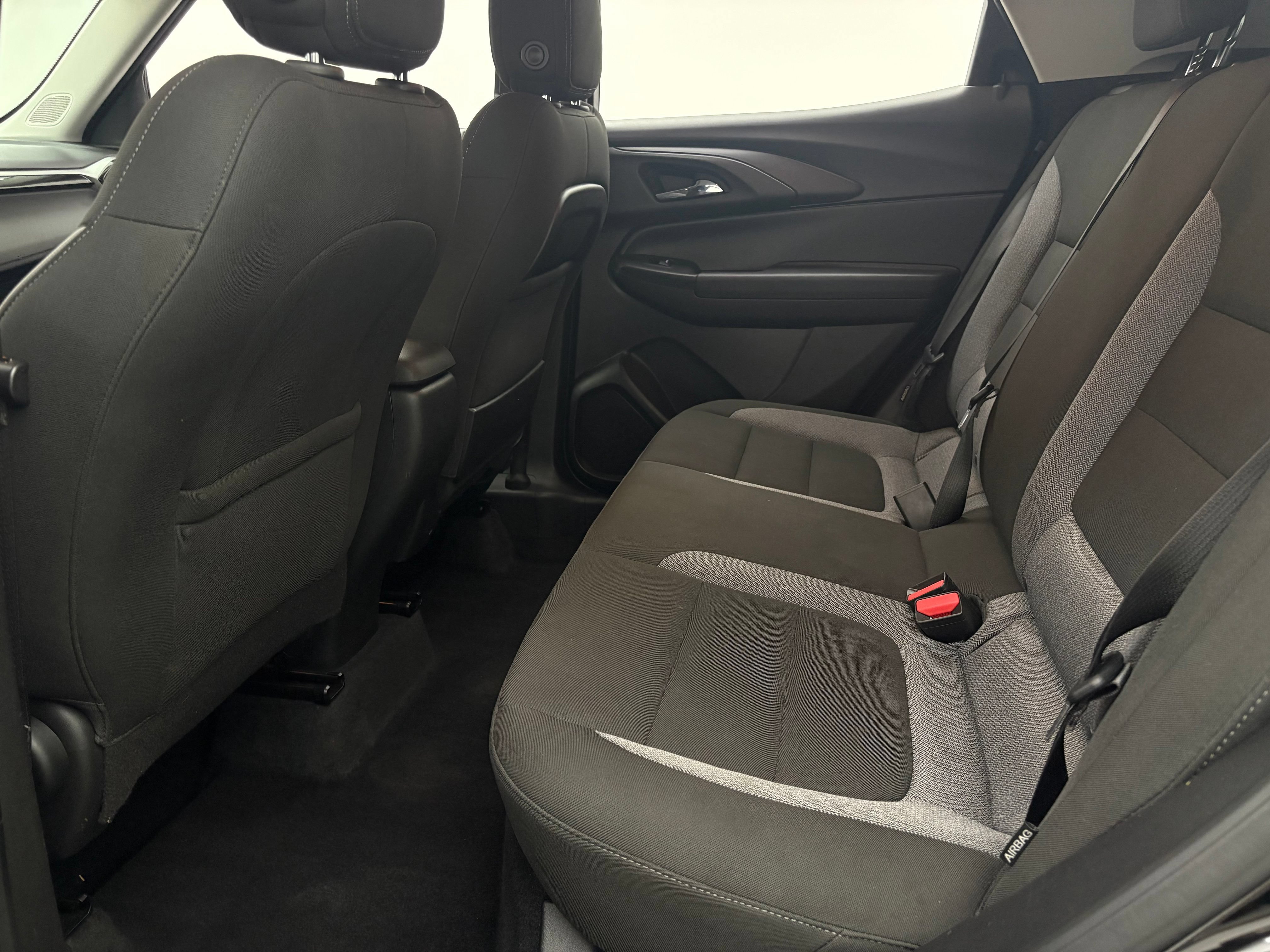 Used 2025 Chevrolet TrailBlazer LT FWD image 35