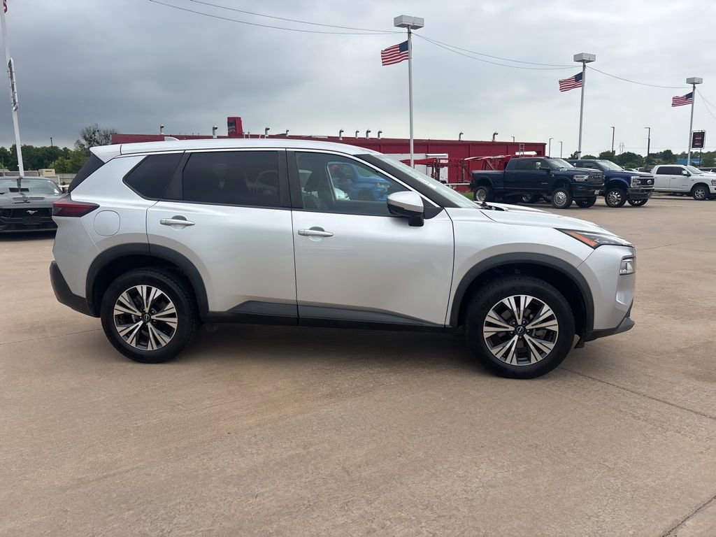 Used 2022 Nissan Rogue SV AWD/4WD image 5