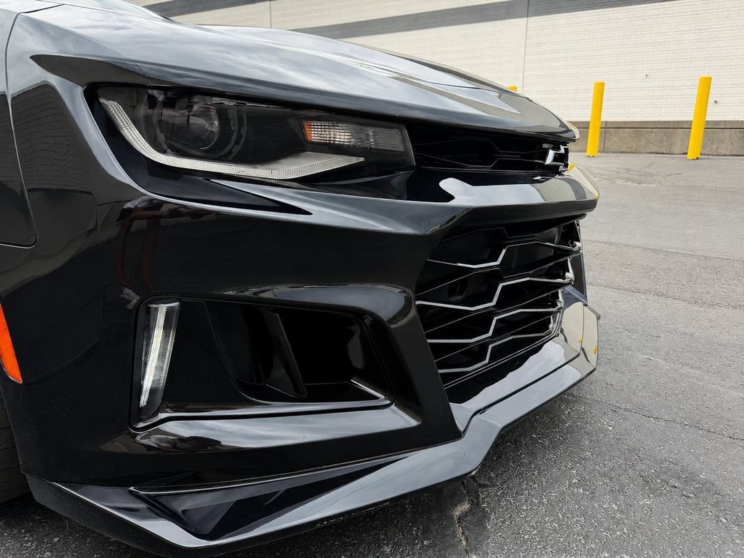 Used 2019 Chevrolet Camaro ZL1 w/ LPO, ZL1 Protection Package RWD image 11